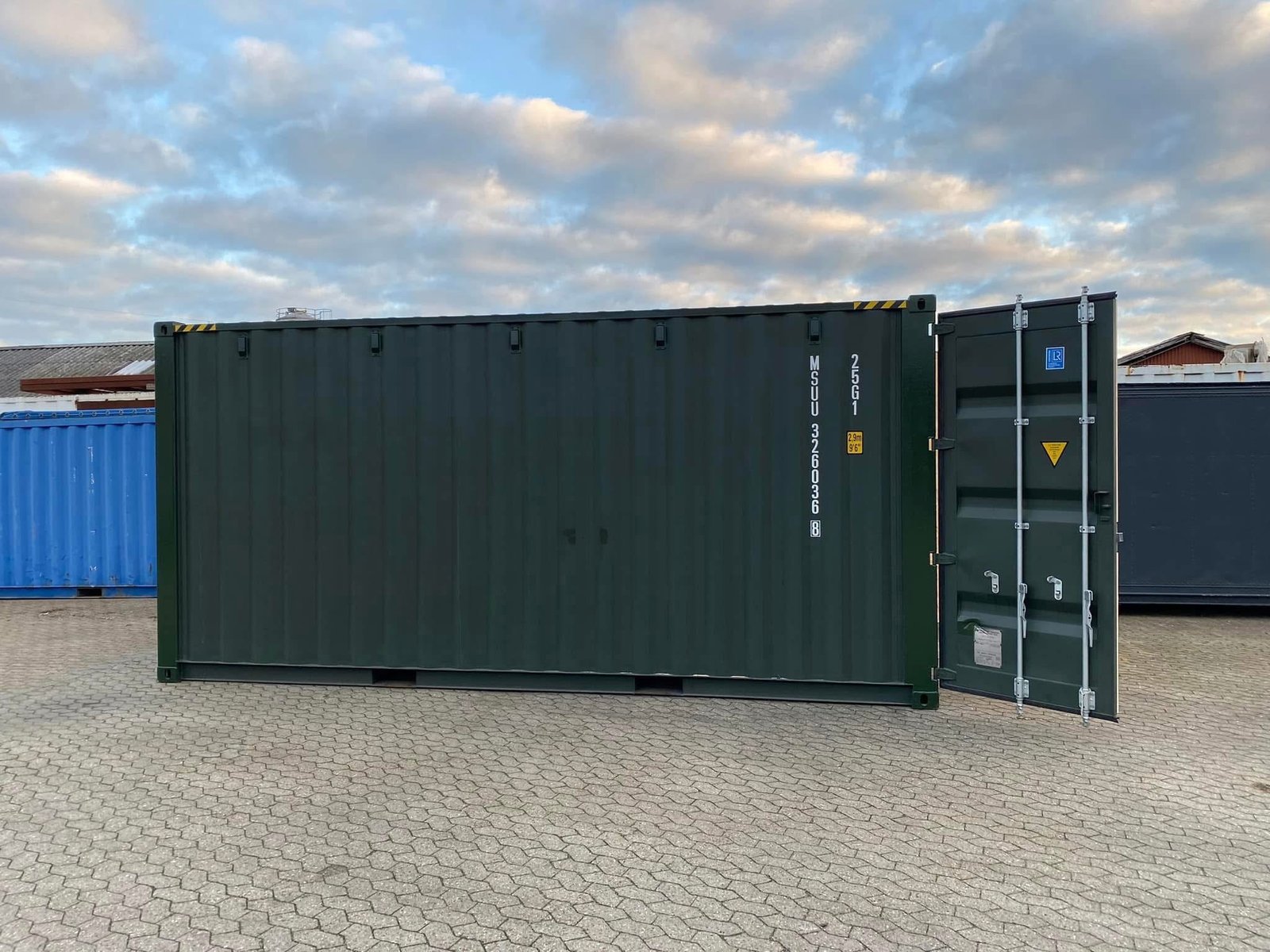 20 fods grøn high cube isoleret container facade porte