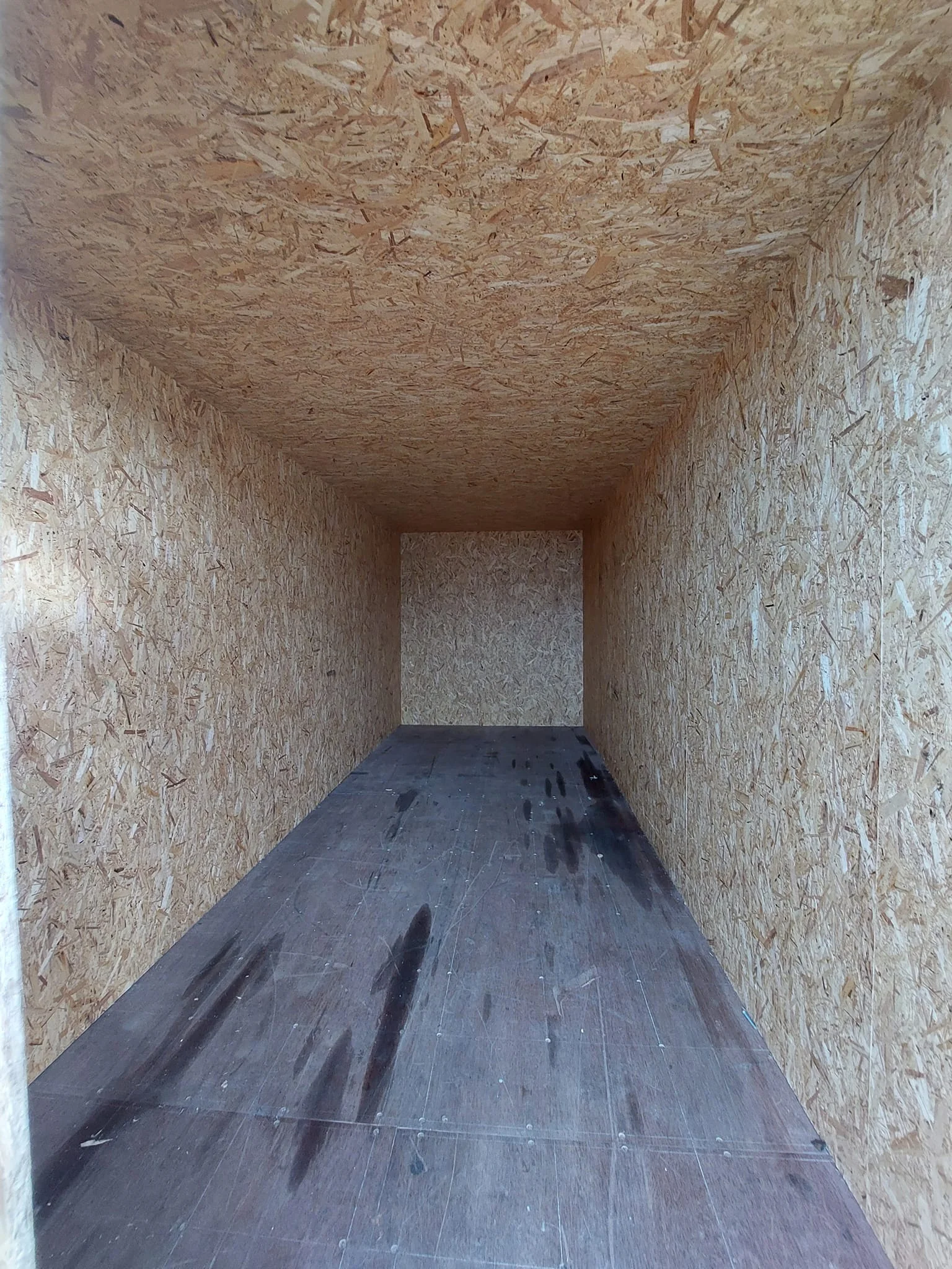 Ny sort 20 fods isoleret container interieur OSB