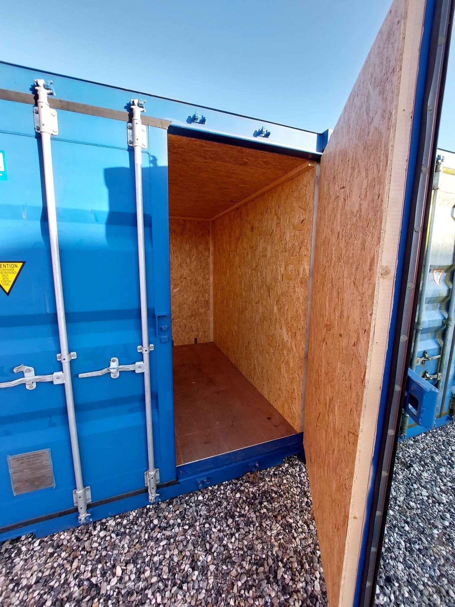 10 fods isoleret container porte ouverte