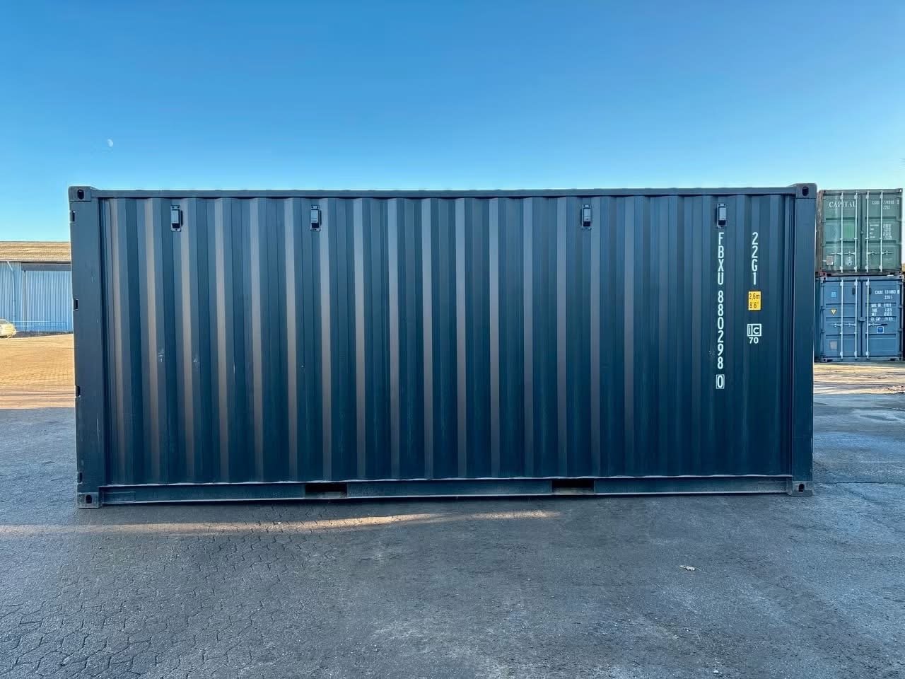 20 fods container stålgaragedør facade