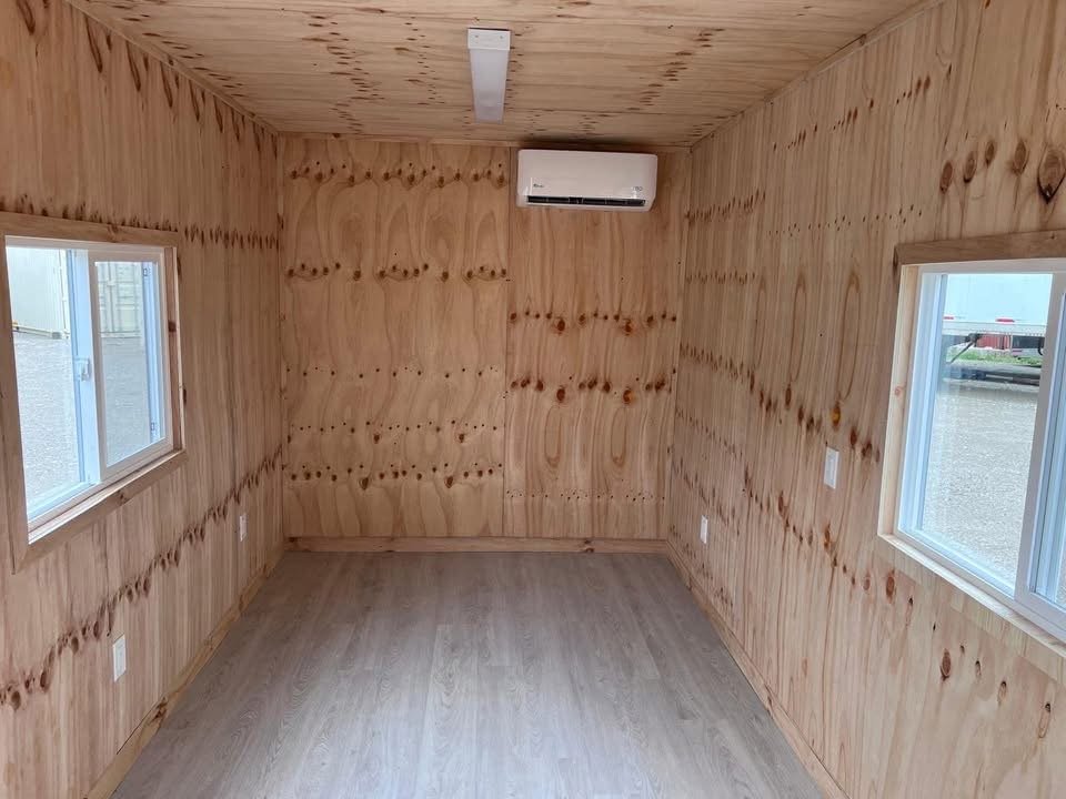 20 fods mørkegrå kontorcontainer intérieur bred