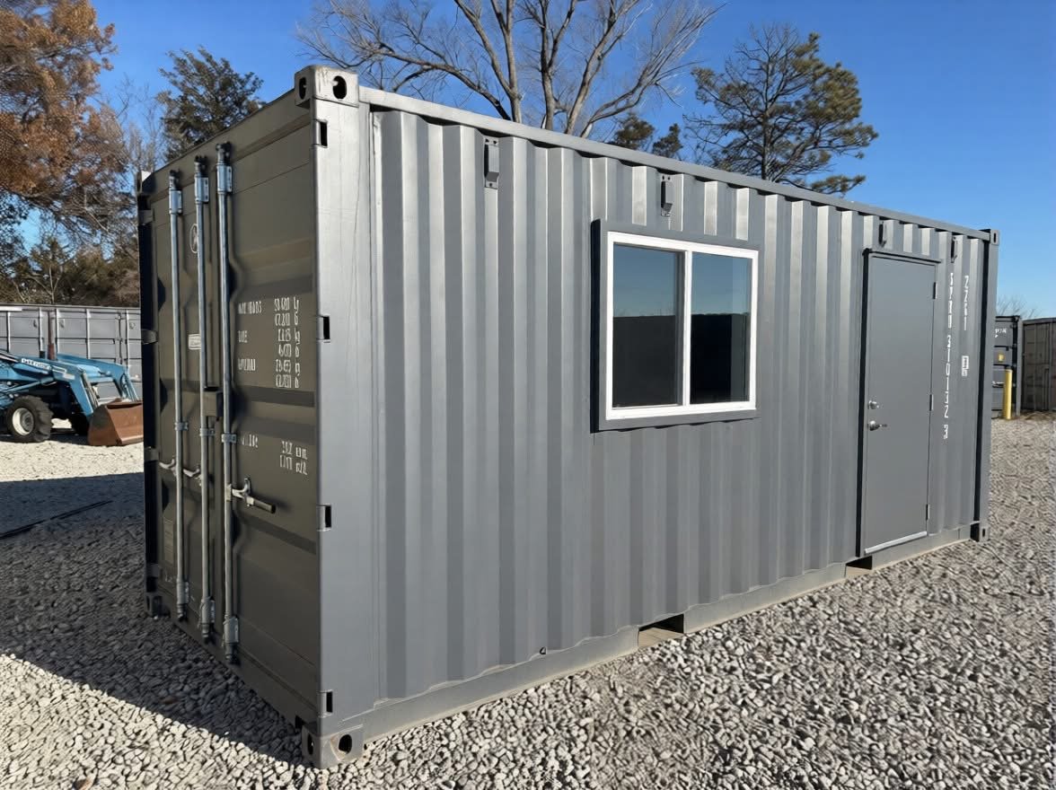 20 fods grå kontorcontainer dobbeltvindue facade