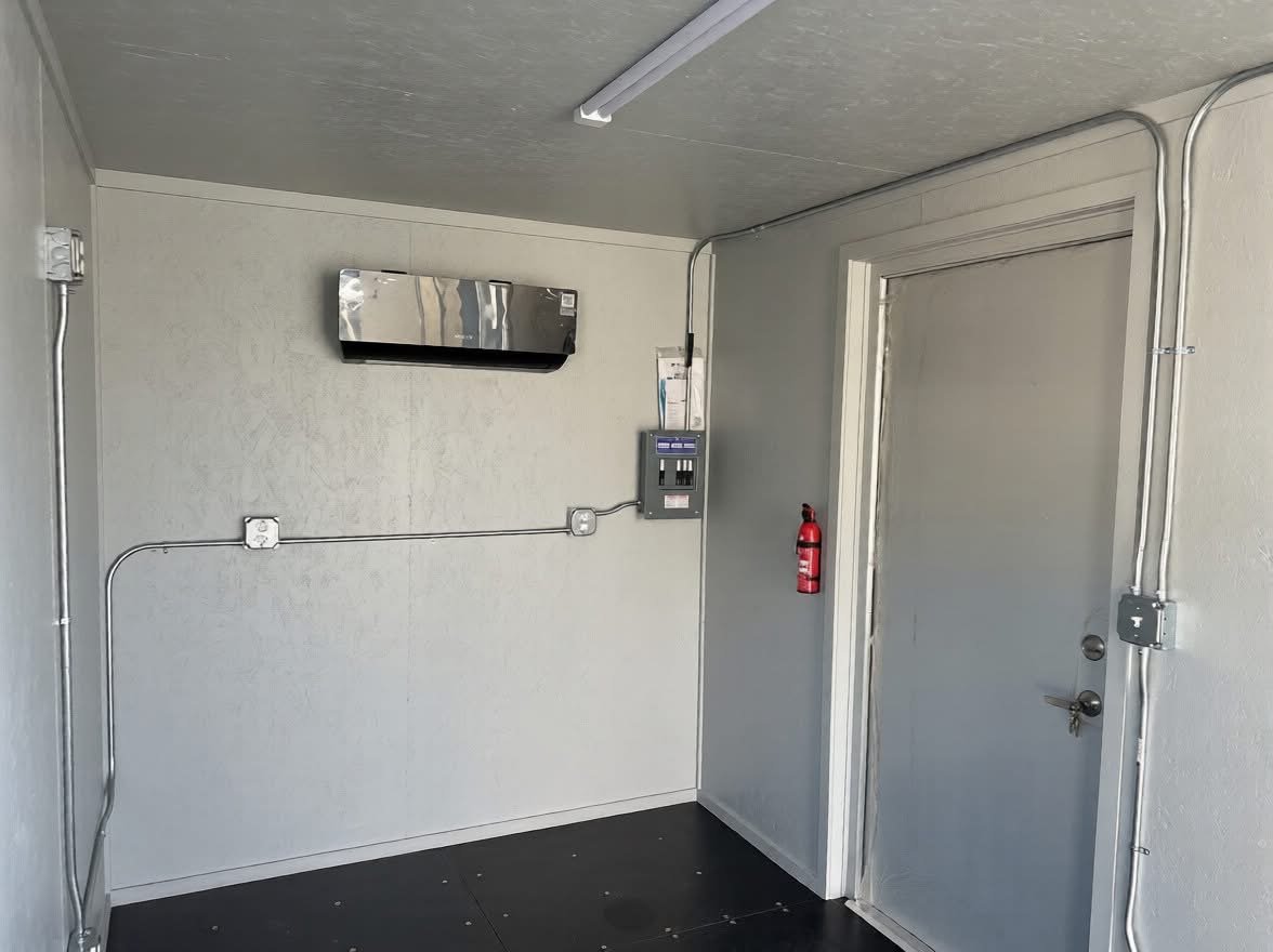 20 fods grå kontorcontainer intérieur klima panel