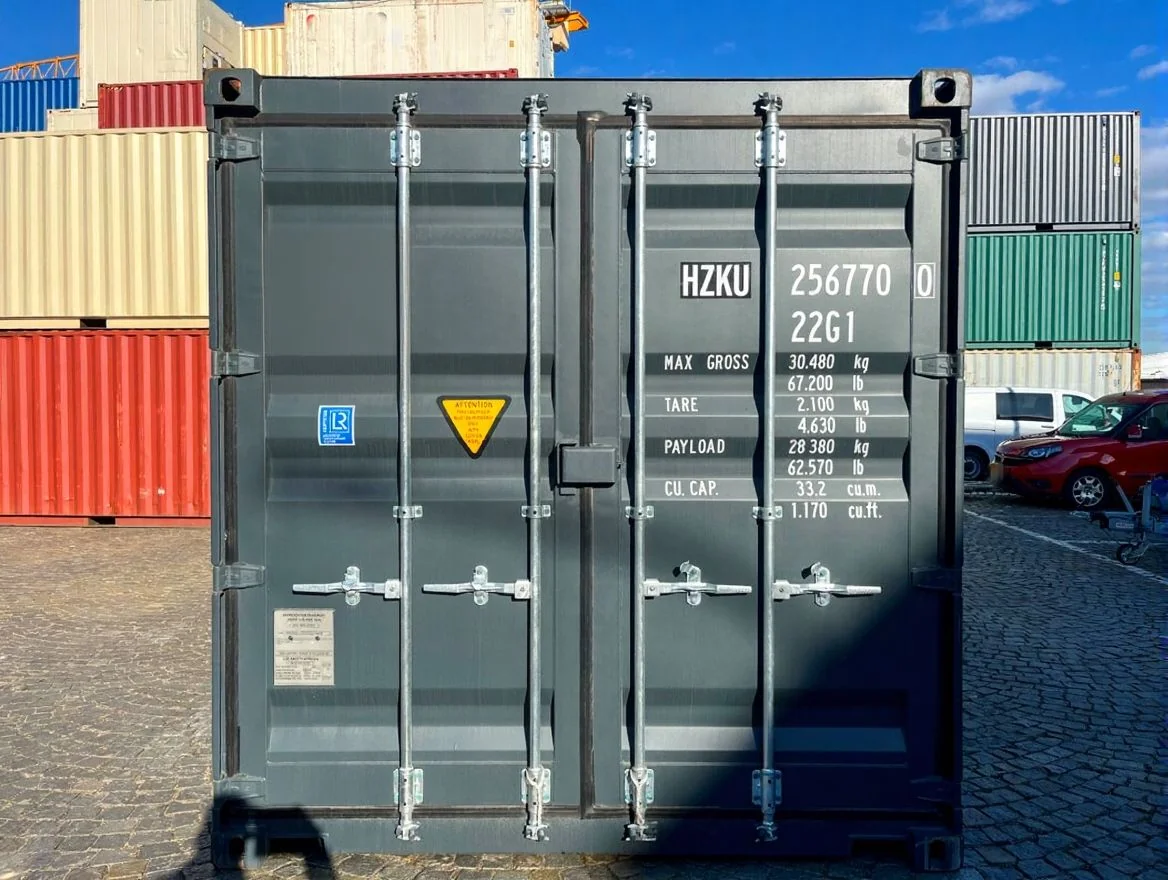 10 fods container facade